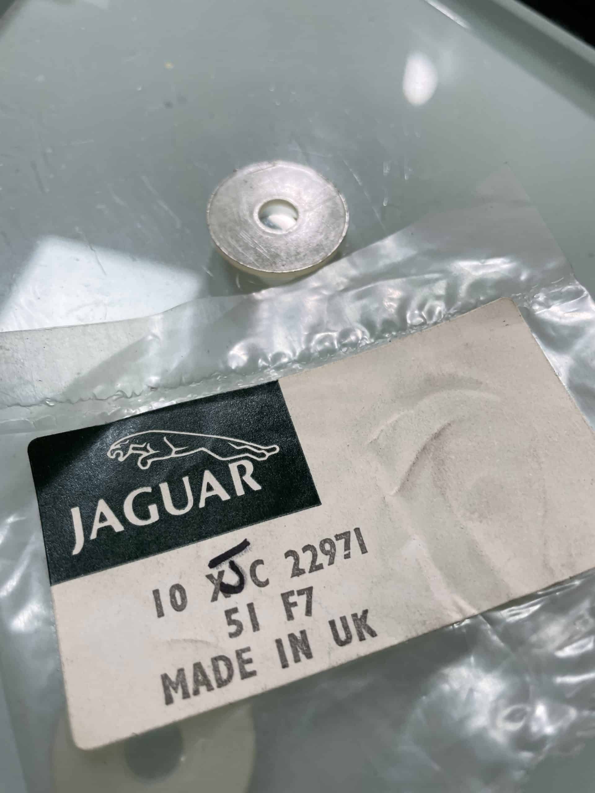 C22971 Ball Joint Seal NOS Jaguar XKE XJ6 XJ12 XJS - Sports & Classics